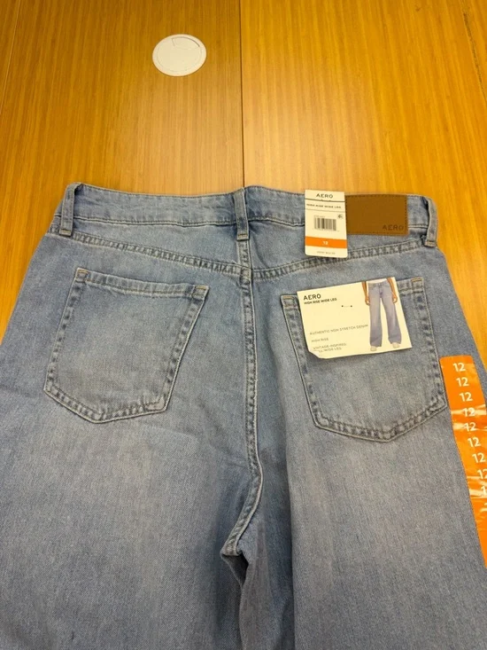 Aeropostale Women's High Rise Wide Leg Jean Size 12 Medium Wash - Picture 6 of 10